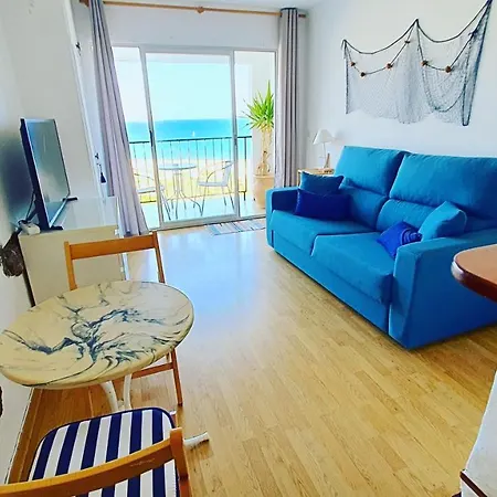 Apartment Cozy Beach-front With Amazing Sea View
