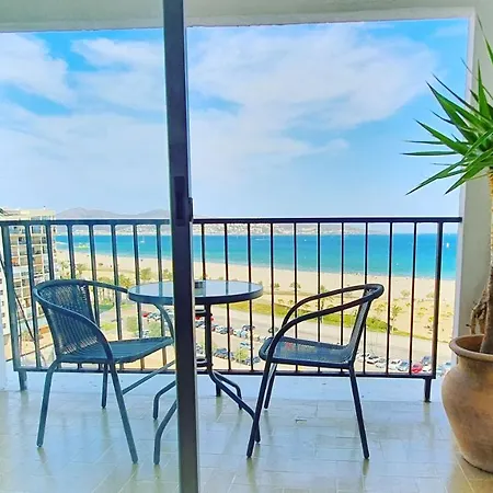Cozy Beach-front With Amazing Sea View
